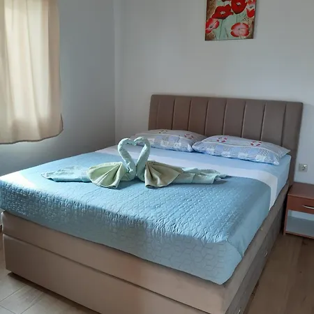 Selleng Apartment *